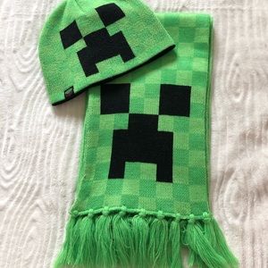 Minecraft Creeper Scarf and beanie